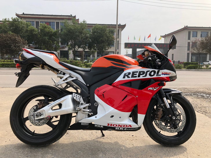 12本田F5cbr600带有ABS原版原灯补漆刚做