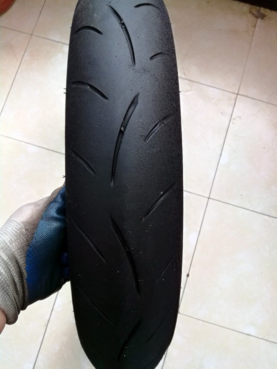 进口米塔斯mitas摩托车轮胎100/80-17，是16年产