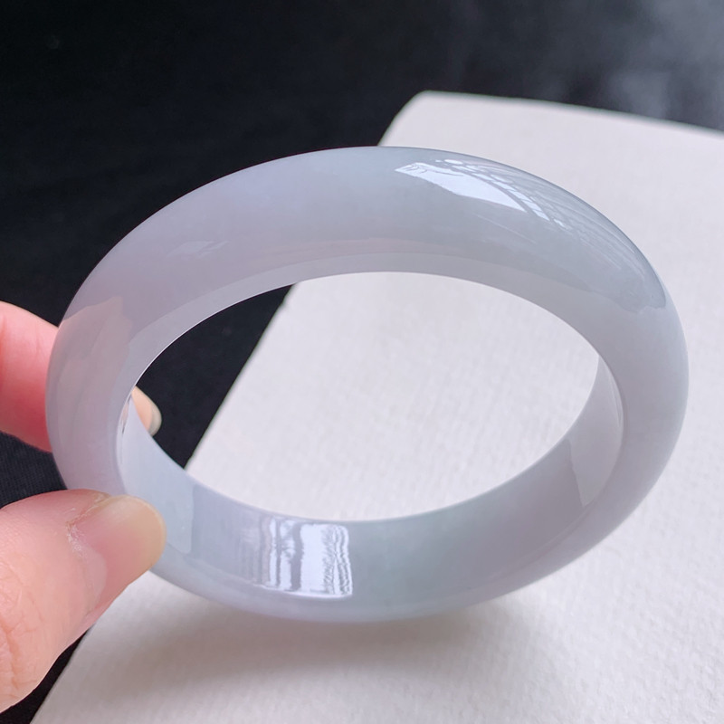 翡翠a货玉手镯正品拍卖54.8mm 冰润春彩宽条正圈手镯 63.06g