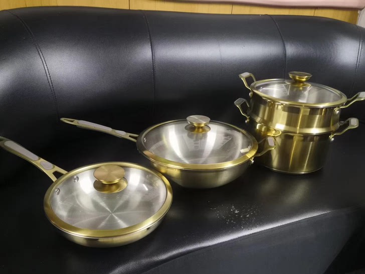 全新304不锈钢汤煲，平底锅，炒锅，蒸汽锅，割爱价200元，