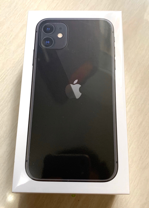 苹果iPhone1164G黑色全新未拆，国行，现货。