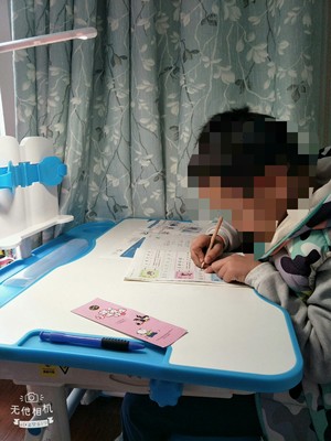 我们有话说:生活诚品儿童书桌和爱果乐哪个质量好?良心对比