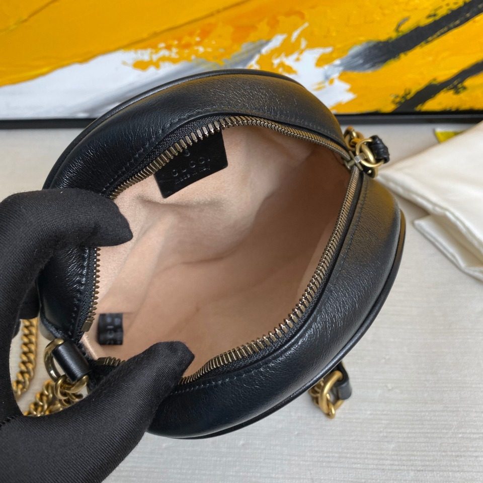 [9.5新]20年gucci/古奇gg marmont黑绗缝v型皮革圆形单肩包550154