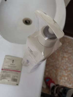 使用解析阿道夫洗发水适合什么发质，到底是哪国的牌子