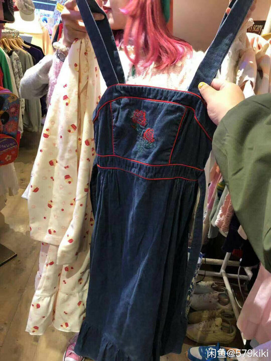 日本古着店的玫瑰刺绣背带裙罗难瘦