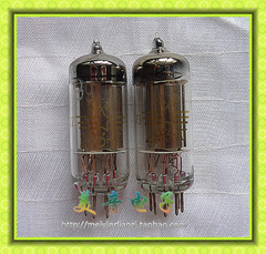 双皇冠店:批量供应 北京 1b2 库存全新原盒 配对 电子管