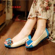 Women shoes leather women sandal comfort with flat fish mouth summer 2015 new flat heel casual hollow