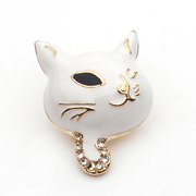 Good jewelry authentic Korea pin brooch fashion Korean Cute Kitten chest flowers