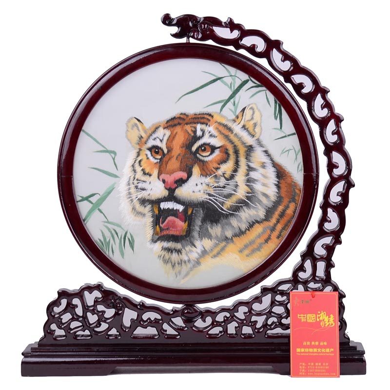 湘绣老虎 虎虎生威双面绣摆件 雕花框架 全手工刺绣礼物送领导