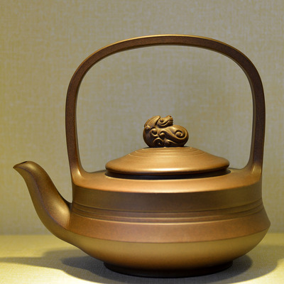 g8037范杏华制--云龙提梁壶