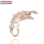 Package mail smiling Korean version leaves brooch Crystal rhinestone women high corsage pin clasp Korea