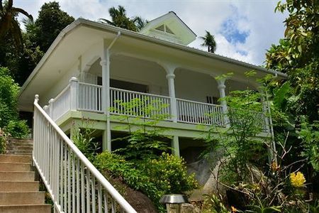 佩蒂特湾小木屋