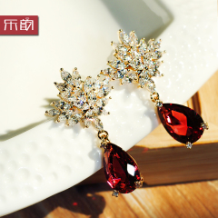 Music for the new Korea fashion Super Flash crystal earrings 925 Silver earrings and white fungus nails temperament 2233