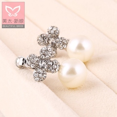 Bride and beauty is just too Korean version of the four-leaf clover small jewelry Pearl diamond earrings elegant Joker women''s earrings H0070