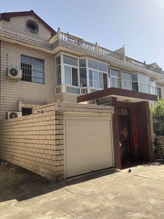 【第一次拍卖】新县香山西路金水小区b区73号别墅