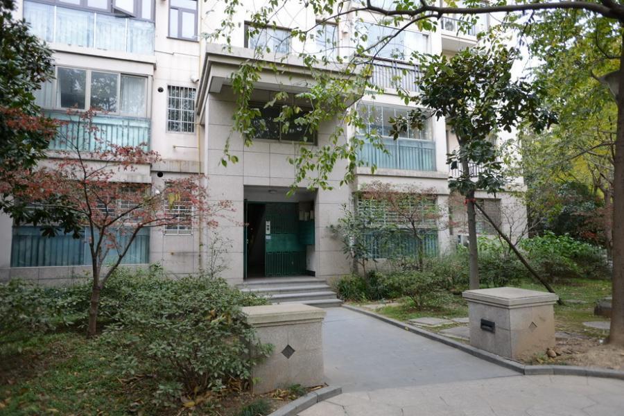 嵊州市卧龙山水绿都月溪苑6幢1002室房地产含固定装修