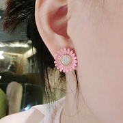 Korea Korean fashion Joker small Flower Earrings Korea Daisy flower women''s temperament ear jewelry bags-mail