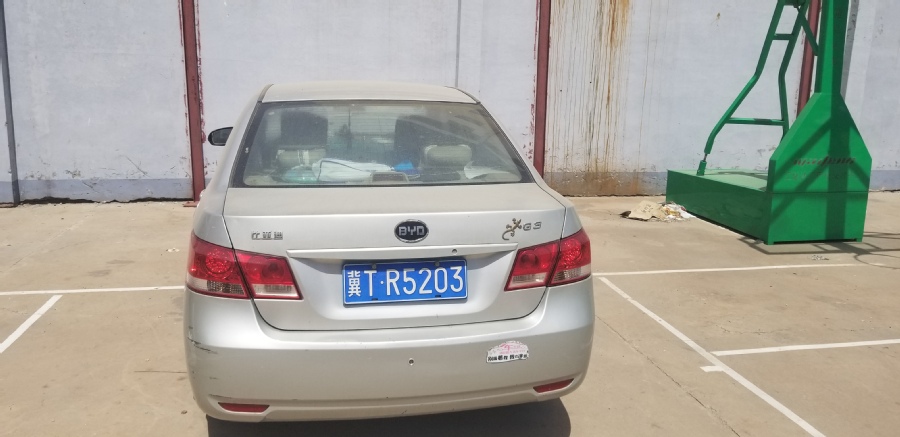 【第一次拍卖】比亚迪k33型小型轿车 不限购不限购