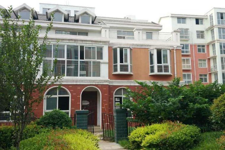 【第二次拍卖】鄢陵县鄢陶公路东侧锦绣花园8幢1单元4号房联体别墅房