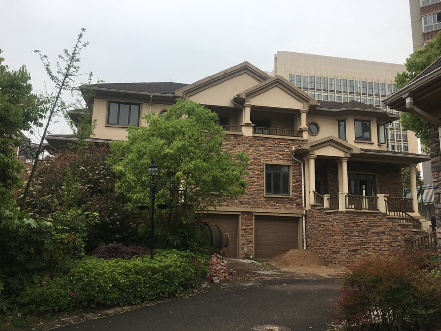 【第一次拍卖】赣州市经开区星洲湾f区25号102室别墅一栋