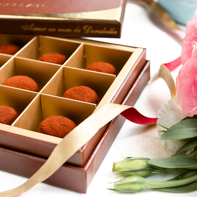 朵娜贝拉醇黑可可巧克力法国进口纯手工松露12粒礼盒零食婚庆送礼产品展示图3