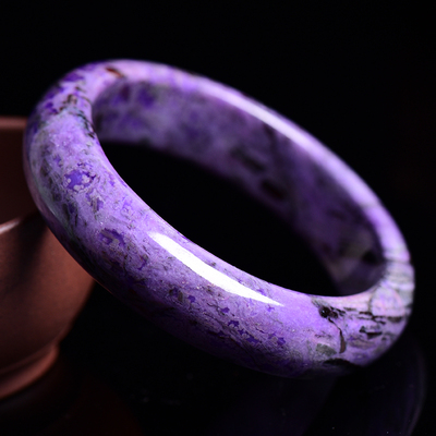 极品天然舒俱来手镯 内径:56mm 重63.79克 油润光泽