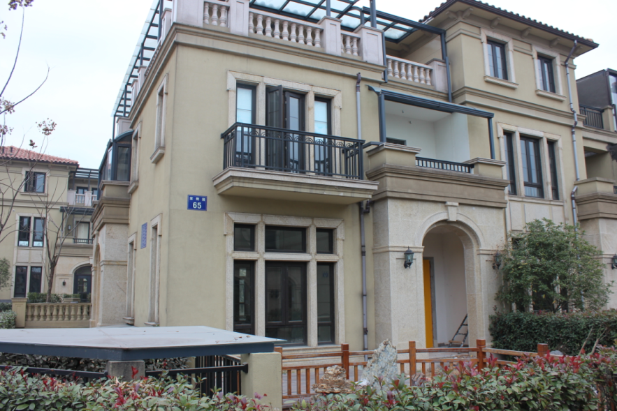 【变卖】江山市虎山街道紫荆园65号房屋,36-1幢65号车库 可贷款可贷款