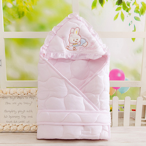 抱被子新生儿冬图片