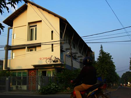 棉兰洛伊马28号酒店