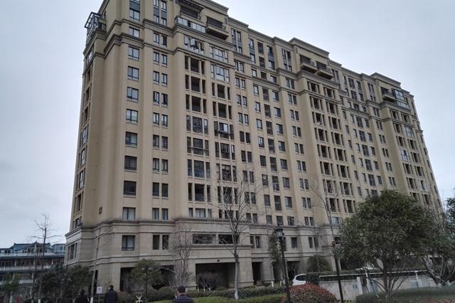 台州市椒江区西锦御园岸琴苑84幢1单元401,402室的房地产 - 司法拍卖