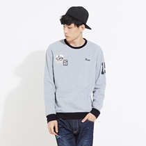 美特斯邦威2015秋装新款男徽章印花针织圆领卫衣吊牌价199元