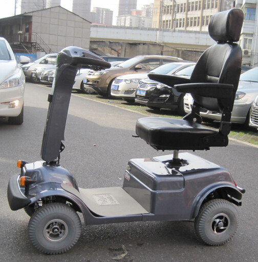 l上海欣亮48v豪华版自动刹车新款老年人代步车电动四轮车助力