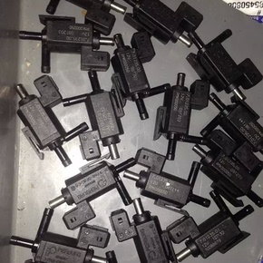 荣威550750w5涡轮mg7mg6名爵增压电磁阀增压传感器帝豪gse电池在什么图片