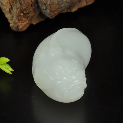 省级玉雕大师郭哲江 和田玉羊脂白玉 辟邪神兽 貔貅挂件 35克