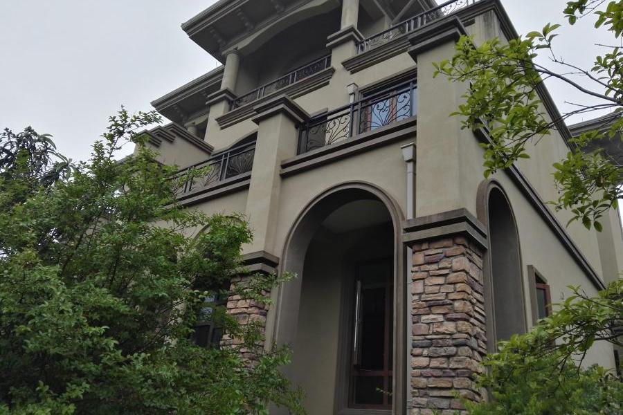 【第一次拍卖】杭州市富阳区银湖街道云水山居秋韵苑3-1号