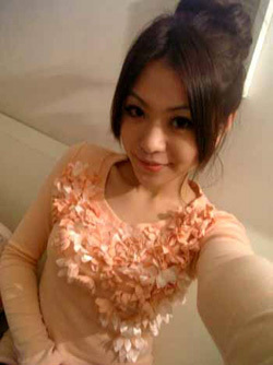女生橘粉色层层叠叠花朵中长款针织衫可做连衣裙穿