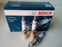 新款上市BOSCH博世F8DC0R原装正品小头火花塞通用小头火花塞