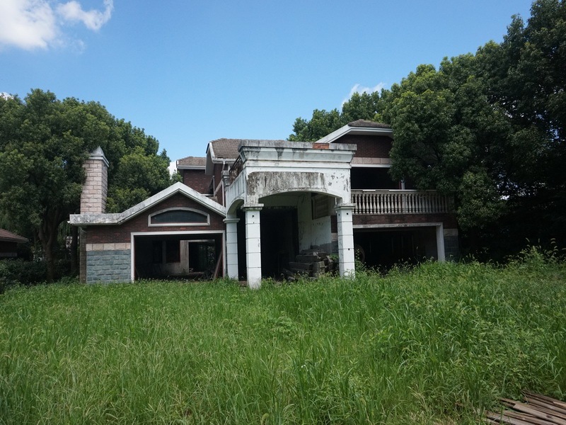 松江区泗泾镇泗陈公路888弄5号全幢佘山银湖别墅42958㎡1291万1118流