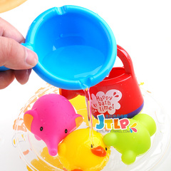 皇室宝宝洗澡玩具套装喷水戏水游泳玩具婴儿儿童0-4岁安全无毒
