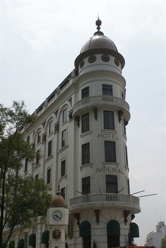 瑞弗默帝国酒店