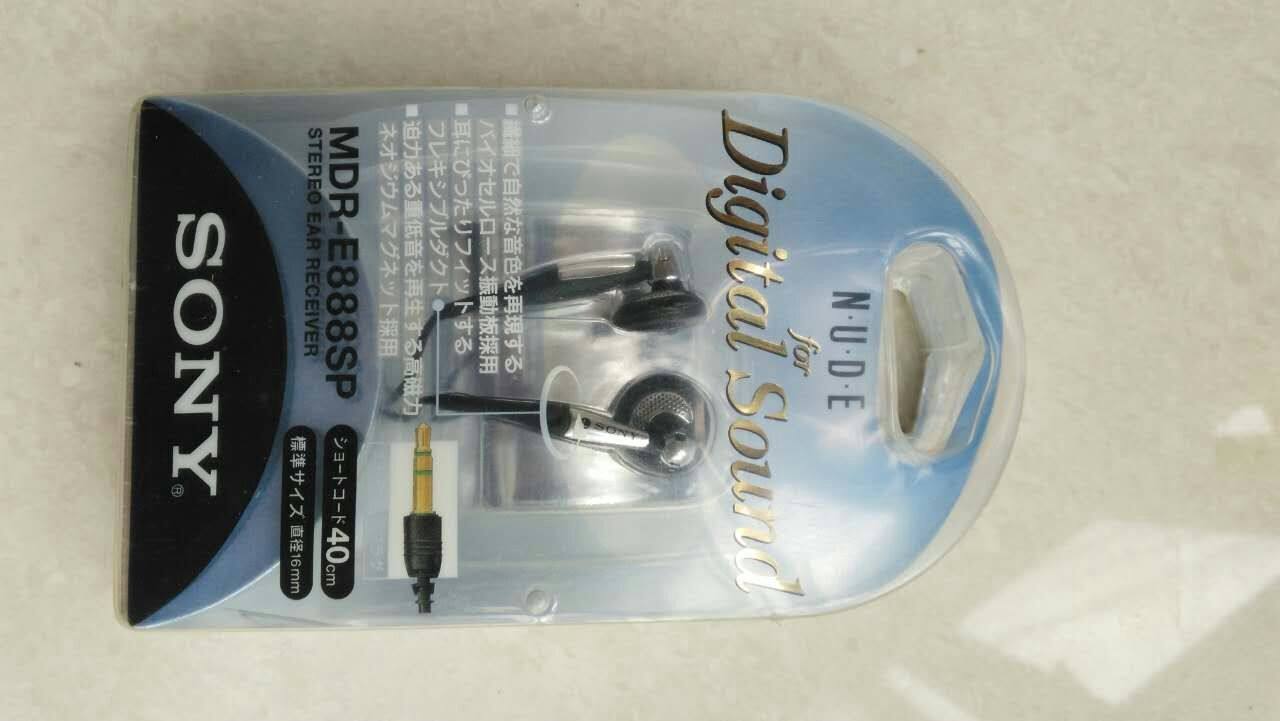 精致vs经典！Creative AURVANA AIR横比SONY MDR-E888SP