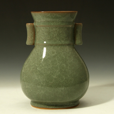 中国陶瓷艺术大师 陈石玄根《贯耳瓶》