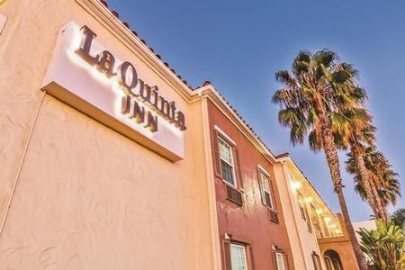 圣地亚哥老城区机场拉昆塔套房酒店
