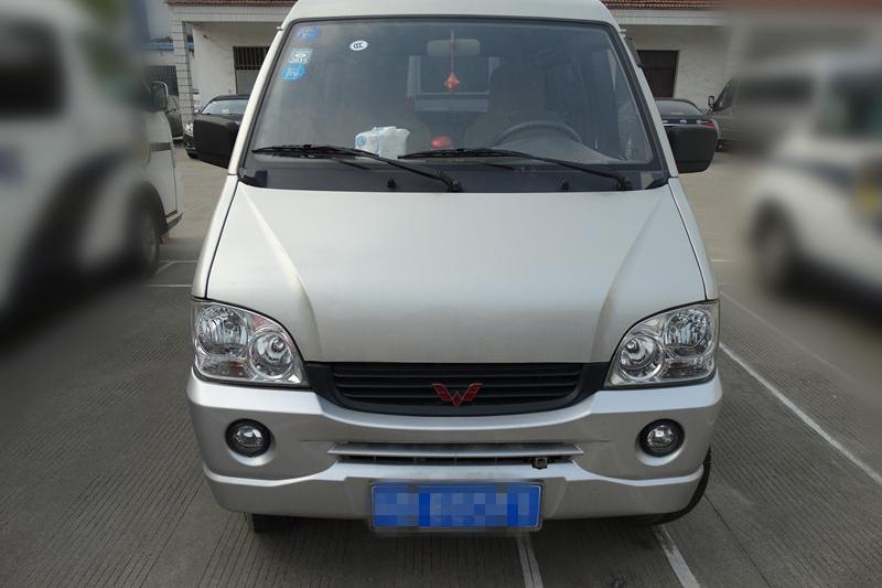 【第一次拍卖】型号为五菱牌lzw6376nf小型普通客车1辆