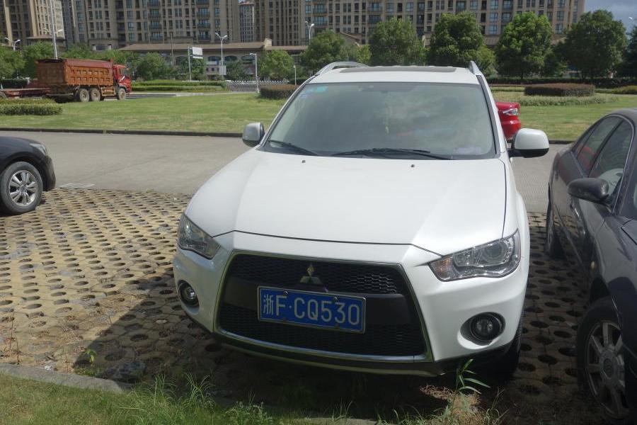 【第二次拍卖】车牌号为浙fcq530欧蓝德牌je3as29w型小型越野客车