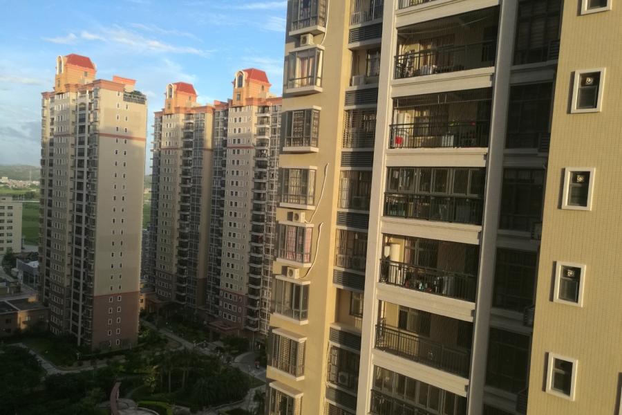 【第一次拍卖】位于广东省惠来县惠城镇南门大街葵馨豪庭a4栋2203号