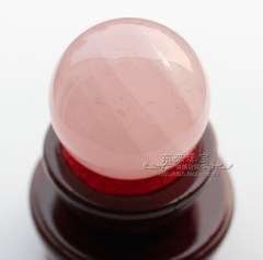 天然粉水晶球摆件 粉晶芙蓉晶球 爱情转运球 招桃花催姻缘4.5厘米