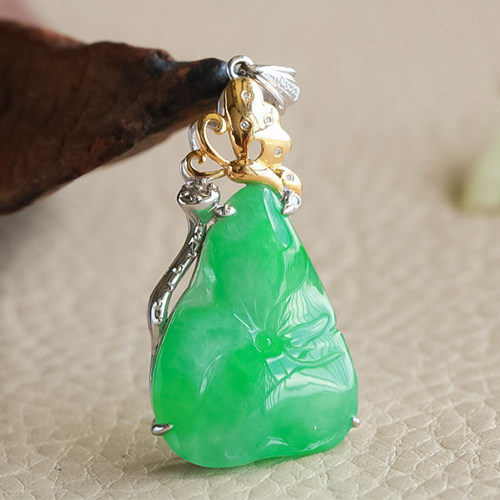 四会翡翠 尚美南都珠宝 18k金镶嵌伴钻荷叶吊坠5.95克