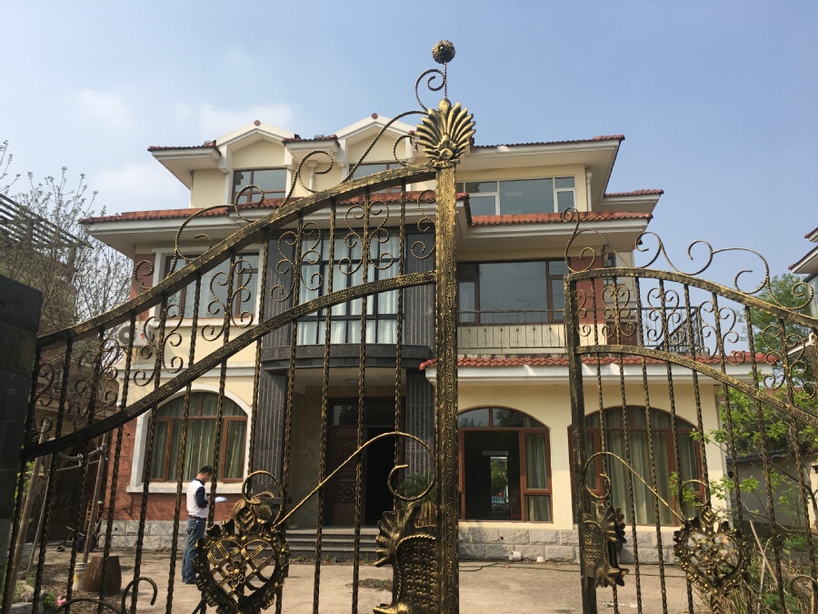 【第一次拍卖】江阴市南闸紫金花园655号房地产(含装潢) 不限购不限购