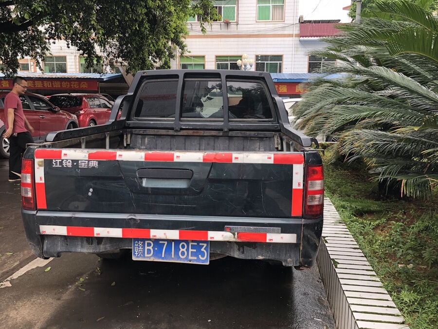 【第一次拍卖】江铃牌轻型普通货车一辆(车牌号:赣b718e3) 不限购不
